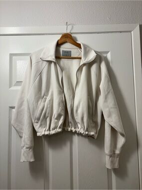 Abercrombie & Fitch Off-White Cropped Bomber Jacket